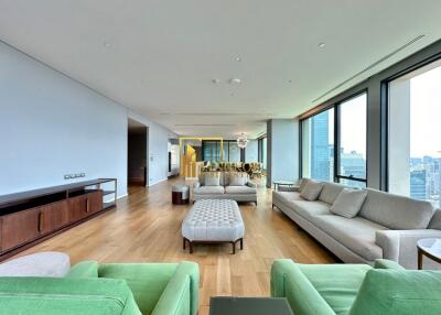 Sindhorn Residence | 3 Bedroom Penthouse For Sale in Langsuan