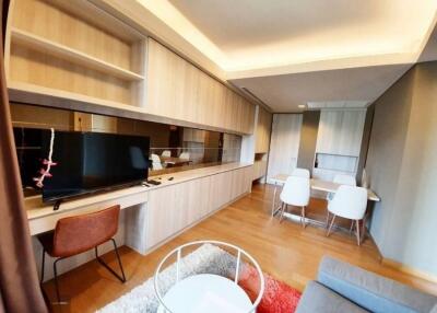 The Lumpini 24  2 Bedroom Condo in Phrom Phong