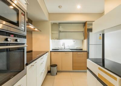 2 Bedroom Condo For Sale in The Park Chidlom