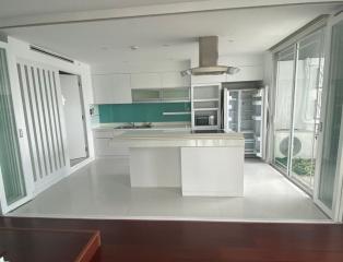 Monterey Place  3 Bedroom Duplex Condo in Asoke