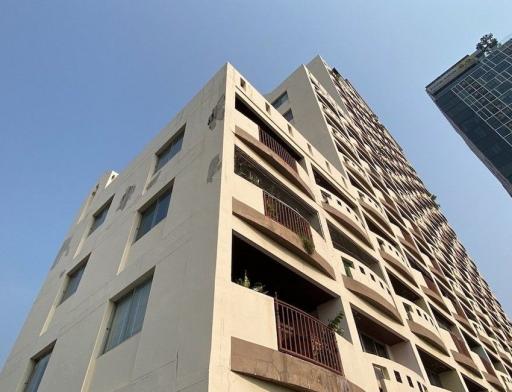 Monterey Place  3 Bedroom Duplex Condo in Asoke