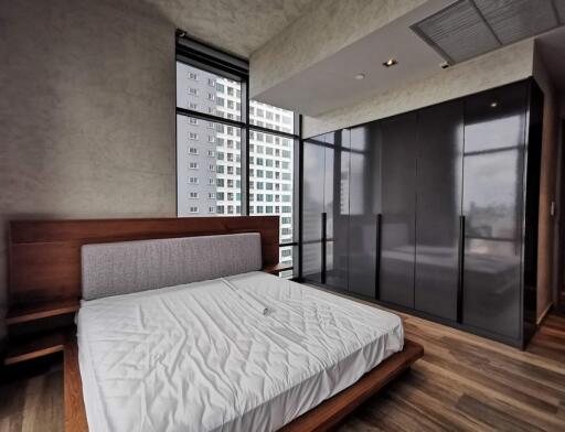 The Lofts Asoke  2 Bedroom Condo in Sukhumvit 21