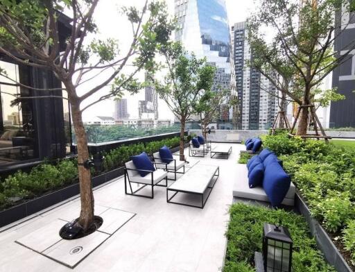 Hyde Heritage  2 Bedroom Condo in Thonglor