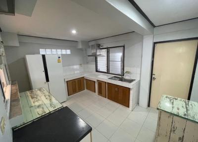 3 Bedroom House in Sathorn