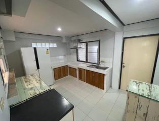 3 Bedroom House in Sathorn