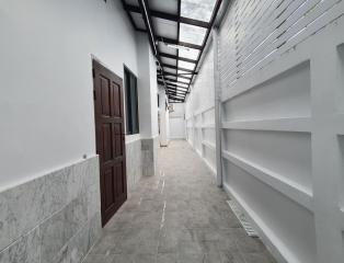 5 Bedroom Single House For Rent in Phra Khanong