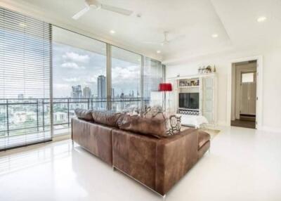 Royce Private Residence  2 Bedroom Condo in Sukhumvit 31