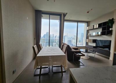 The Esse Asoke  2 Bedroom Condo in Sukhumvit 21