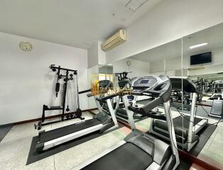 Large 3 Bedroom Apartment in Thonglor