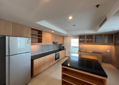 4 Bedroom Duplex Penthouse Apartment in Ekkamai