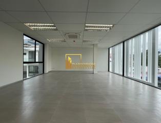 Office Building For Rent in Phrom Phong