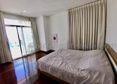 2-Bedrooms corner unit condo on high floor - Sukhumvit soi 11