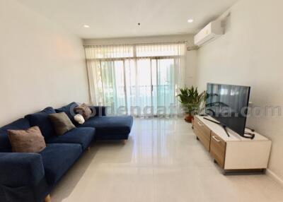 2-Bedrooms corner unit condo on high floor - Sukhumvit soi 11