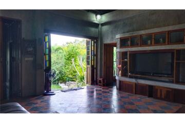 Thai Style 3 Bedrooms house for sale@Maenum