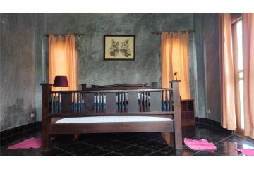 Thai Style 3 Bedrooms house for sale@Maenum