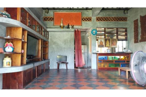 Thai Style 3 Bedrooms house for sale@Maenum