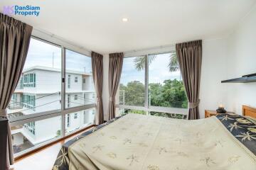 Beachfront Condo in Hua Hin Downtown at Baan Sansaran