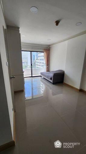 1-BR Condo at Saranjai Mansion Condominium near BTS Nana