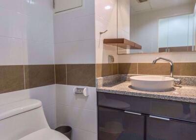 2 bed Condo in Serene Place Sukhumvit 24 Khlongtan Sub District C018433