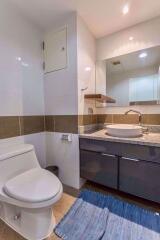 2 bed Condo in Serene Place Sukhumvit 24 Khlongtan Sub District C018433