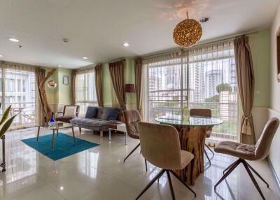 2 bed Condo in Serene Place Sukhumvit 24 Khlongtan Sub District C018433