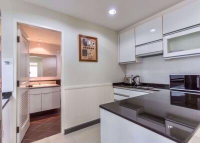 2 bed Condo in Serene Place Sukhumvit 24 Khlongtan Sub District C018433