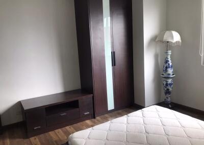 2 bed Condo in The Rajdamri Lumphini Sub District C018242