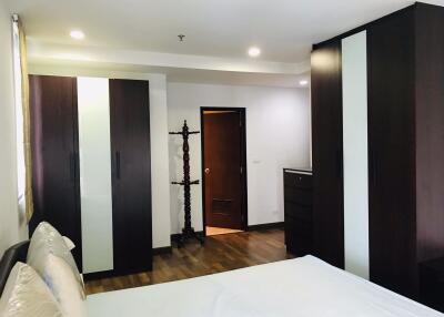 2 bed Condo in The Rajdamri Lumphini Sub District C018242