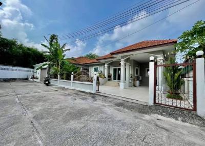 Second-hand detached house for sale in Pattaya, Chaiyaphruek Silver Bell Village.