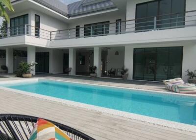 House for sale in Bang Saray, Sattahip, 2-story detached house, large house, mountain view near the sea, Chonburi.