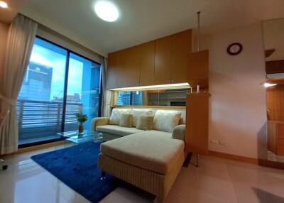 Supalai Premier Place Asoke near MRT Phetchaburi & BTS Asok Great Location! Spacious 2-Bedroom 2-Bathroom Condo for Rent