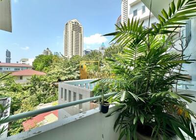 Spacious 2 Bedroom Apartment in Popular Sathorn Area