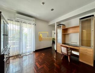 Spacious 2 Bedroom Apartment in Popular Sathorn Area