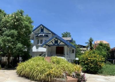 3 Bedroom House For Rent in Charoennakorn