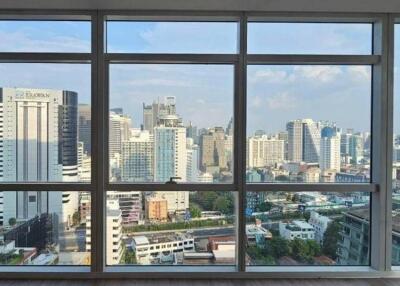 Athenee Residence  3 Bed Condo For Rent in Phloen Chit