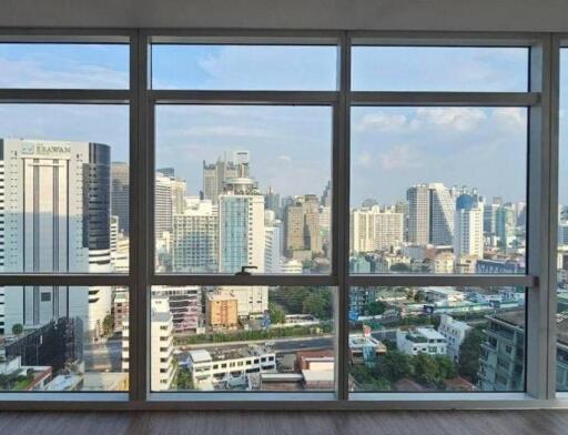 Athenee Residence  3 Bed Condo For Rent in Phloen Chit