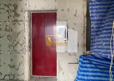 La Maison Ruamrudee  3 Bedroom Bareshell Condo For Sale in Phloen Chit