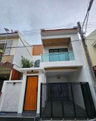 Townhouse for sale near Chalong circle.