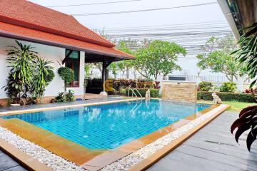 บ้านหลังนี้มี 3 ห้องนอน  อยู่ในโครงการชื่อ Siam Lake View  ตั้งอยู่ที่