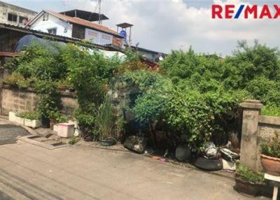 200 Sqm. Land listed for ฿ 3,350,000.