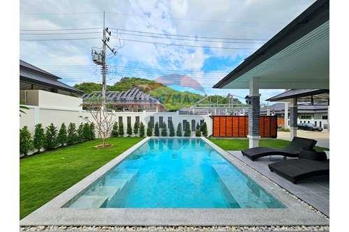 Brand New Pool Villa, 3 Bed 2 Bath in Hua Hin - 920601001-229