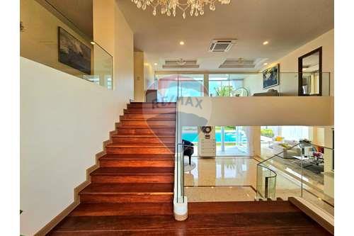 Modern Exclusive Luxury Villa, 4 Bed 4.5 Baht - 920601001-231