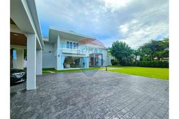 Modern Exclusive Luxury Villa, 4 Bed 4.5 Baht - 920601001-231