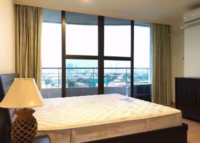2 bed Condo in Supalai Place Condominium Khlong Tan Nuea Sub District C07185