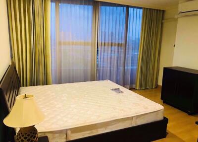 2 bed Condo in Supalai Place Condominium Khlong Tan Nuea Sub District C07185