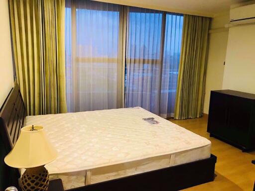 2 bed Condo in Supalai Place Condominium Khlong Tan Nuea Sub District C07185