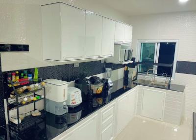 Single house for rent in Sriracha Maneerin Privacy Village, Nong Kham
