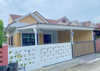 Semi-detached house for sale in Chonburi Ready to renovate Mantra Village, Napa, Chonburi