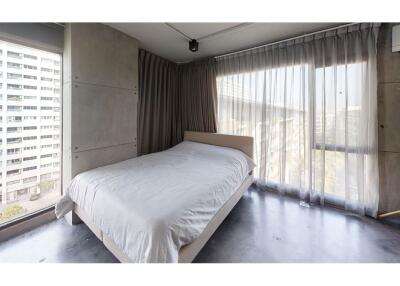 Loft-Style Unit: 3 Beds, 3 Baths with Smart Features at The Clover, Thonglor