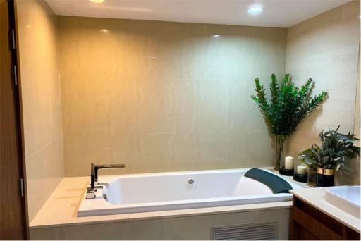 For Rent : Newly renovated 2 Bedrooms, Corner unit at Hudson Sathorn 7 - 920071001-12400